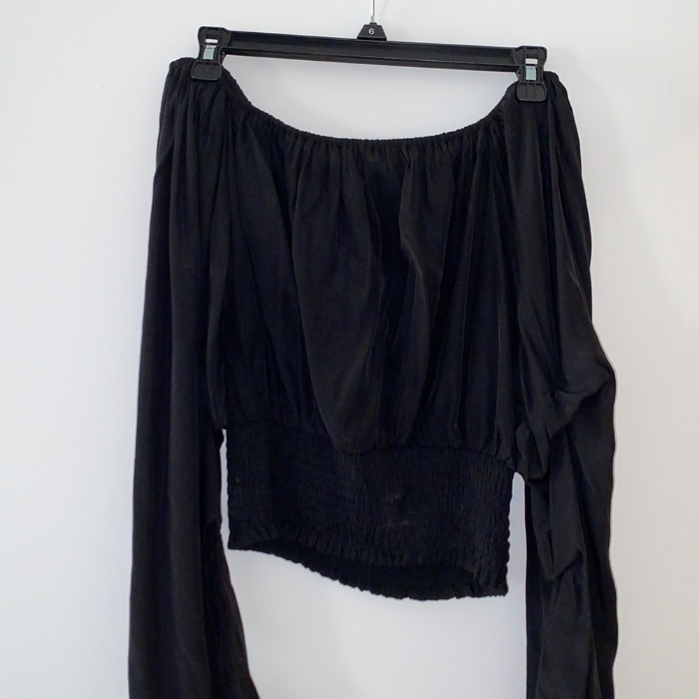 South Moon Under Off the Shoulder Black Crop